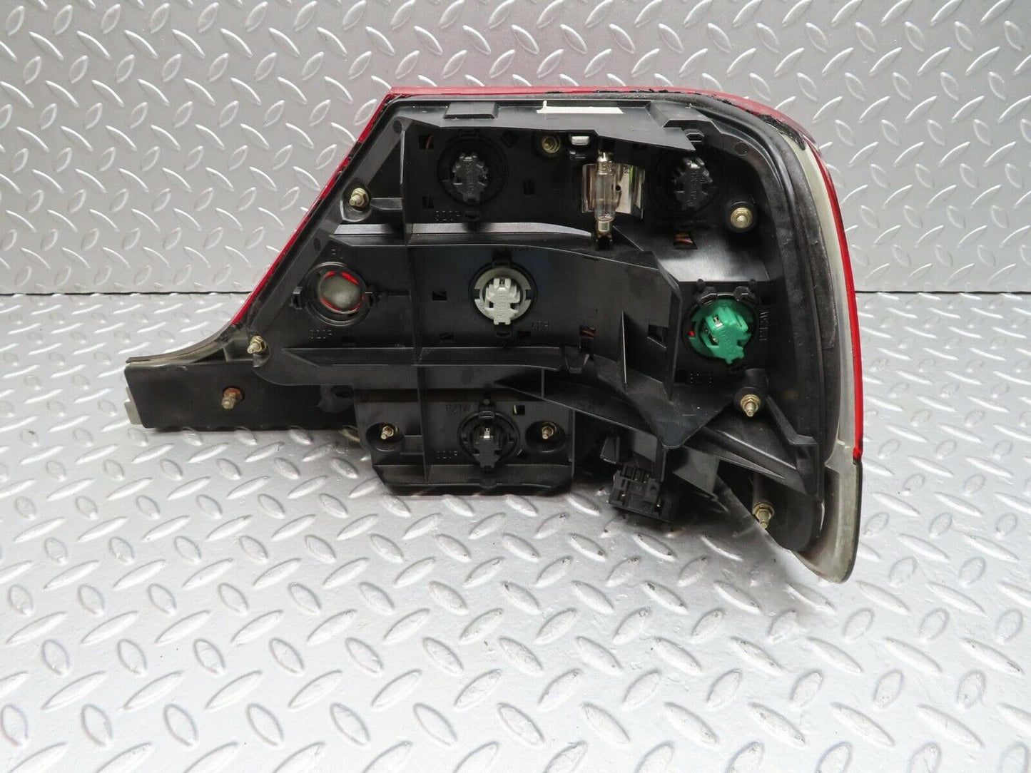 14914 Mercedes-Benz W140 S320 Tail Light Left Side