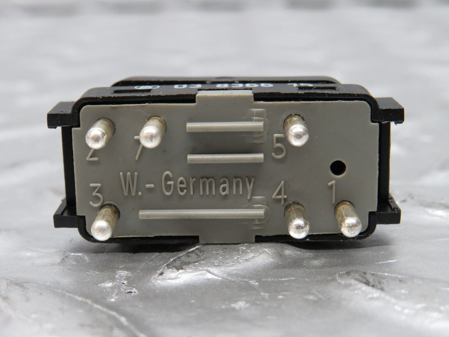 31379 Mercedes-Benz S124 220TE Wagon Tailgate Window Washer Switch 1248210051