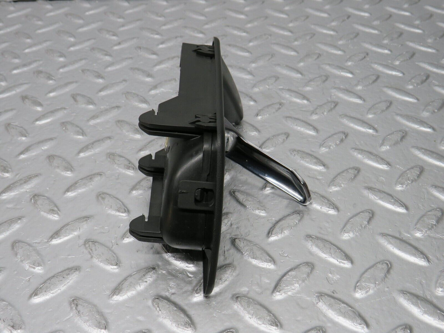 31368 Mercedes-Benz S124 220TE Front Right Interior Door Handle 1247600261