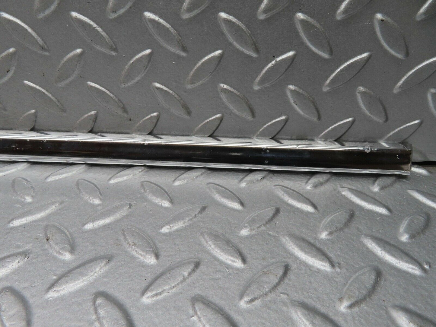 18141 Mercedes-Benz W123 200 Rear Right Door Chrome Moulding Trim