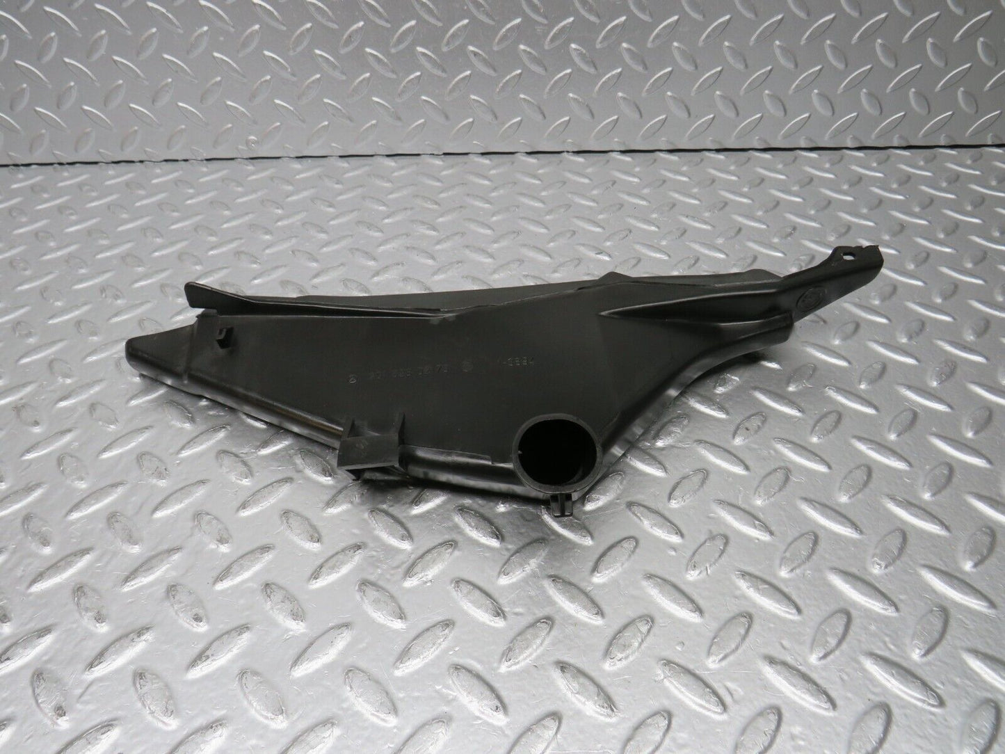 30807 Mercedes-Benz W201 190E 2.0L Front Right Rain Gutter Drain Channel 2016280273