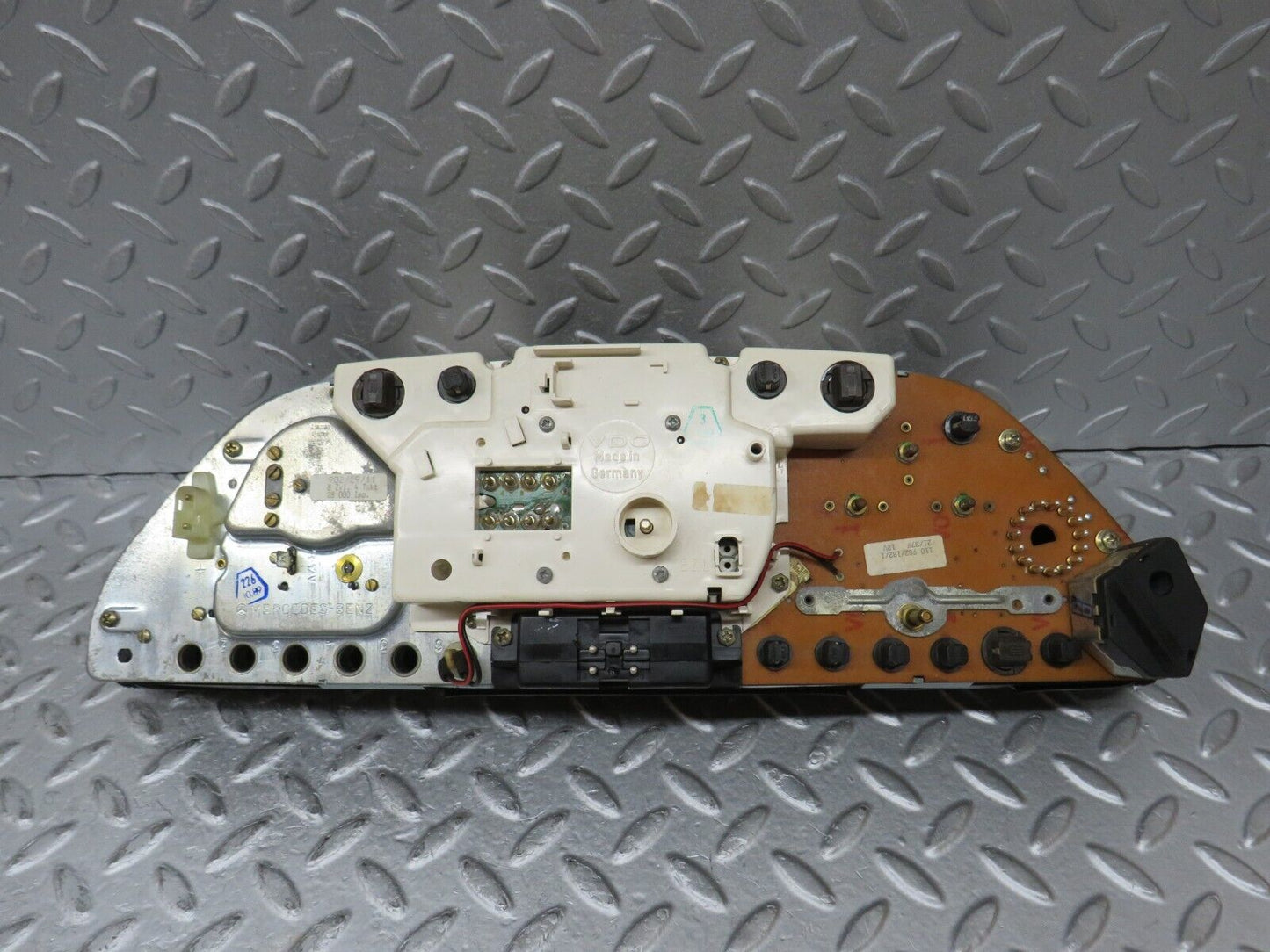 36303 Mercedes-Benz W126 420SE Instrument Cluster 1265424760 1265424760
