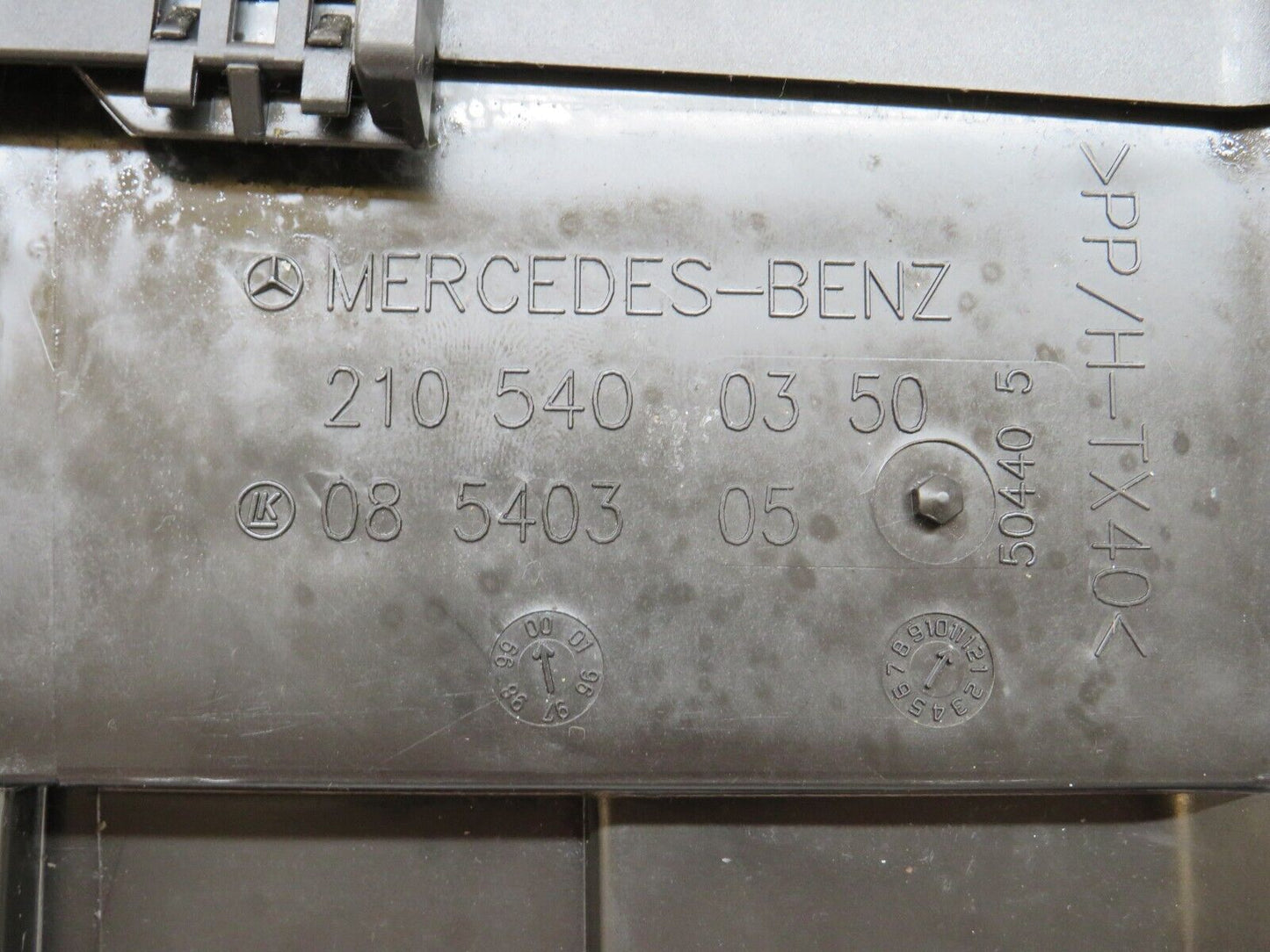 34845 Mercedes-Benz W210 320E Fuse Box 2105400350 2105400782
