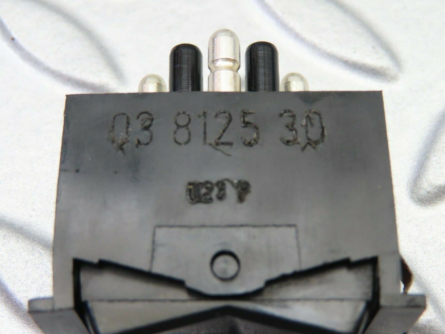 6951 Mercedes-Benz C107 350SLC Coupe Sunroof Switch 03812530