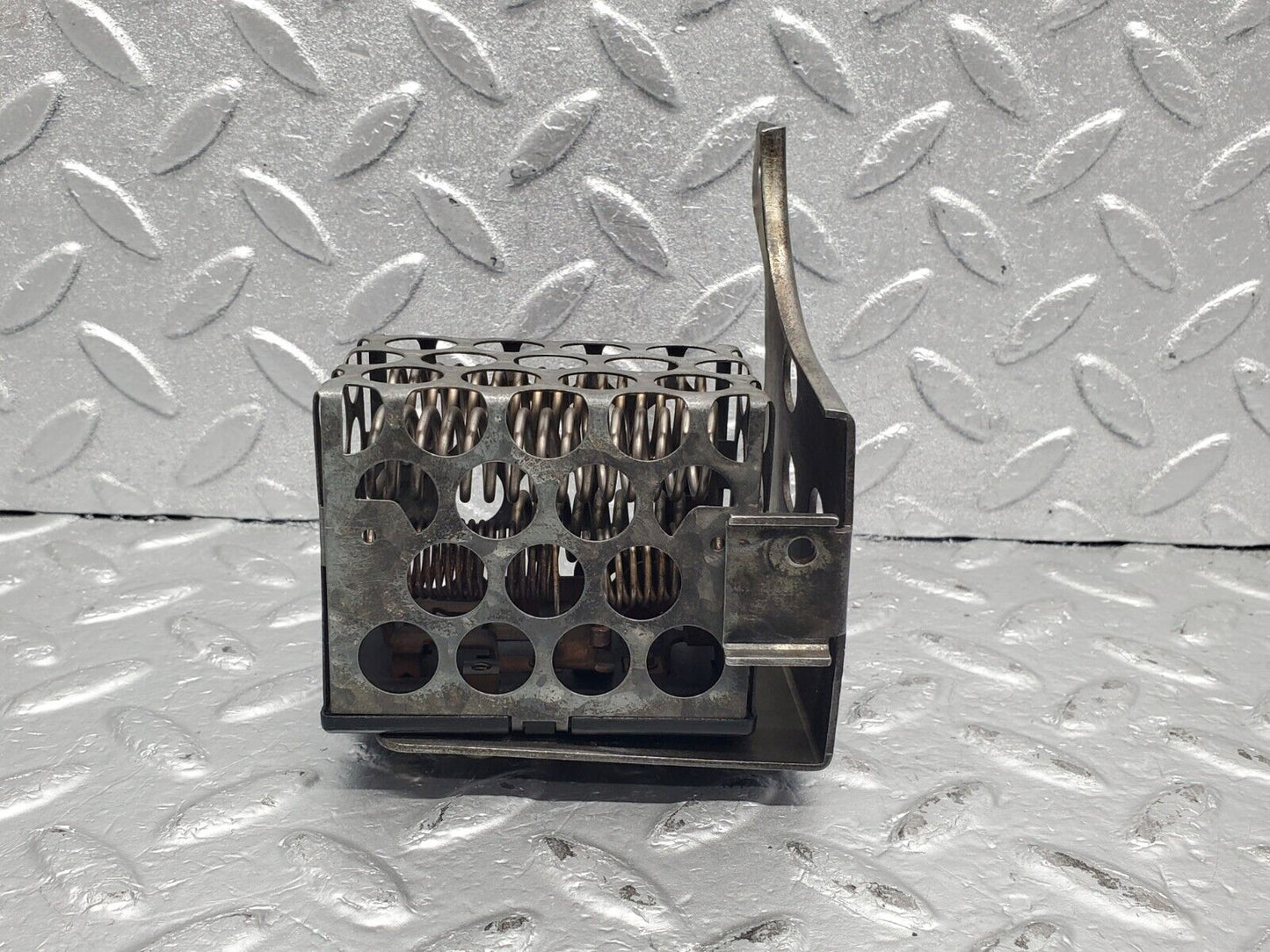 44047772