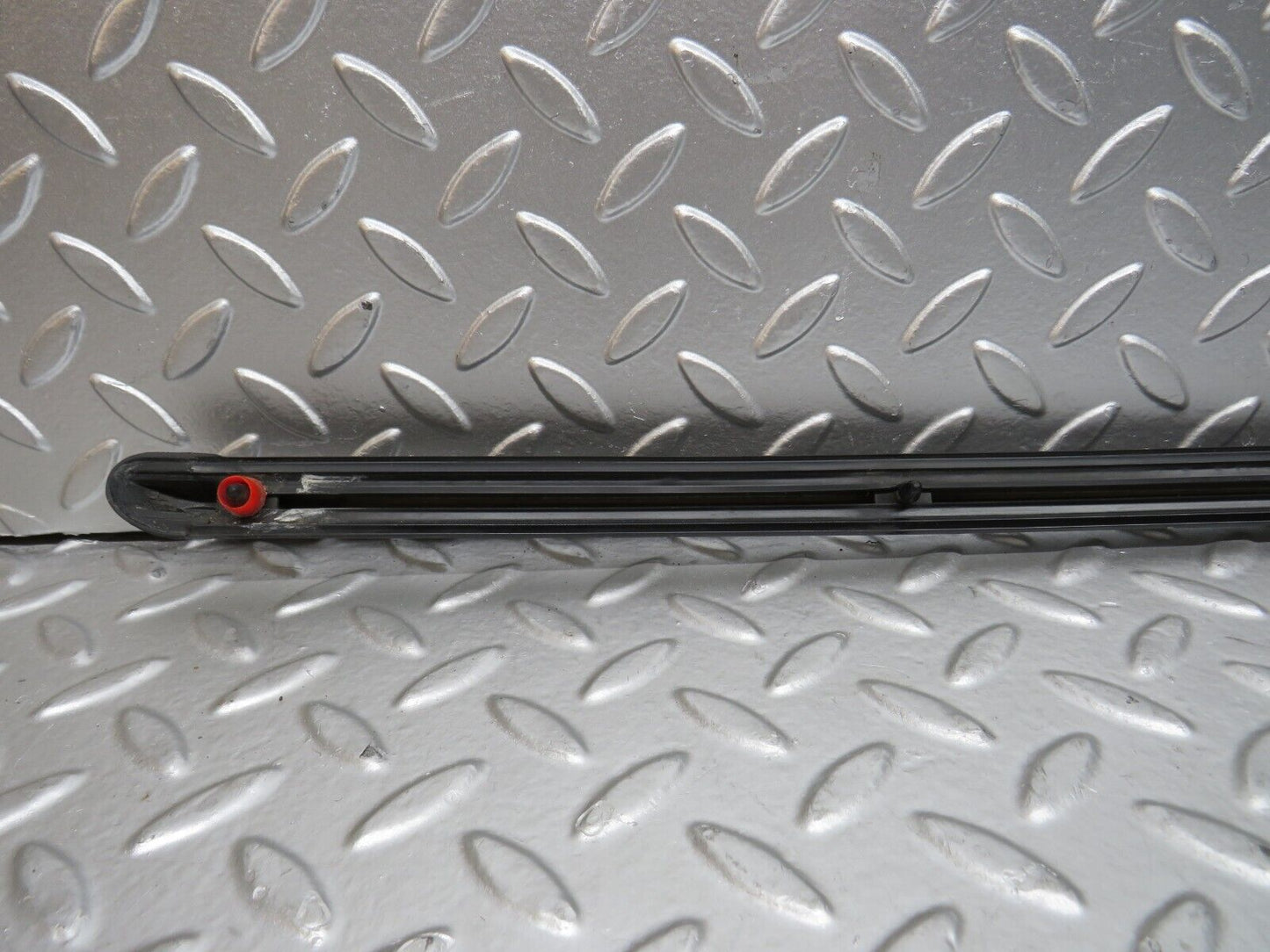 28619 Mercedes-Benz W123 280E Front Left Fender Wing Centre Moulding Trim