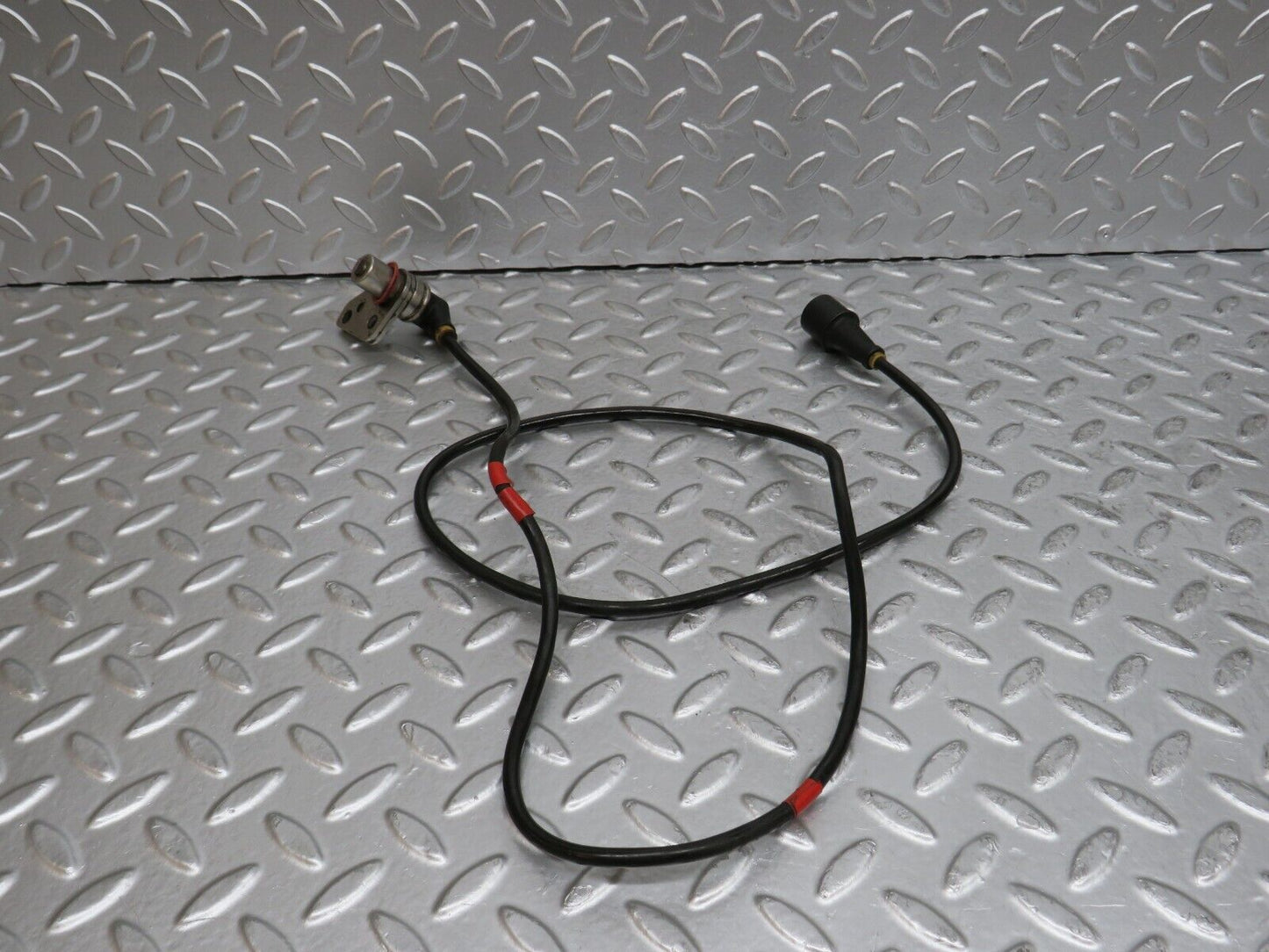 29590 Mercedes-Benz W124 230E ABS Sensor 0265001110
