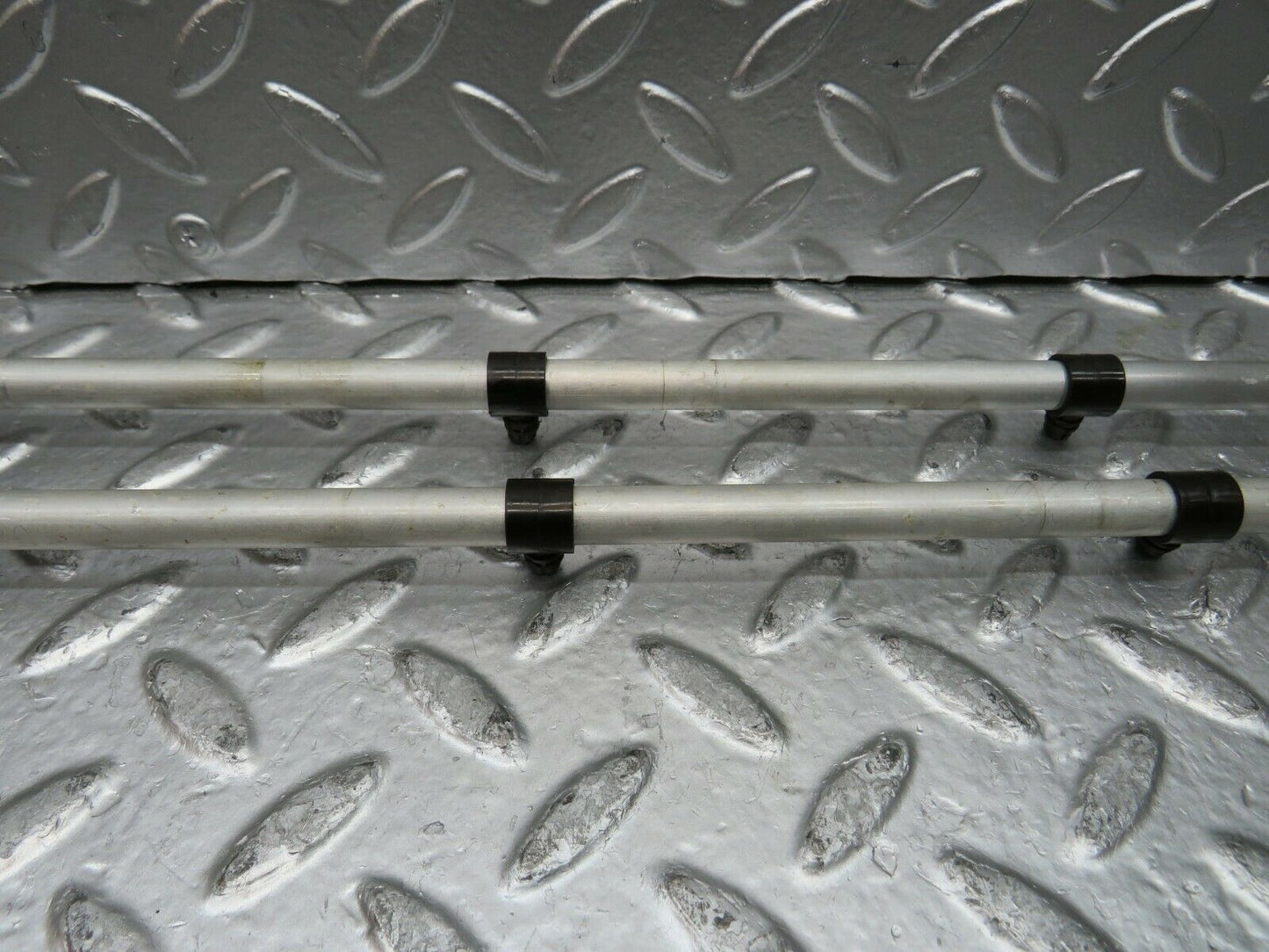22985 Mercedes-Benz C107 450SL Coupe Camshaft Oil Tube