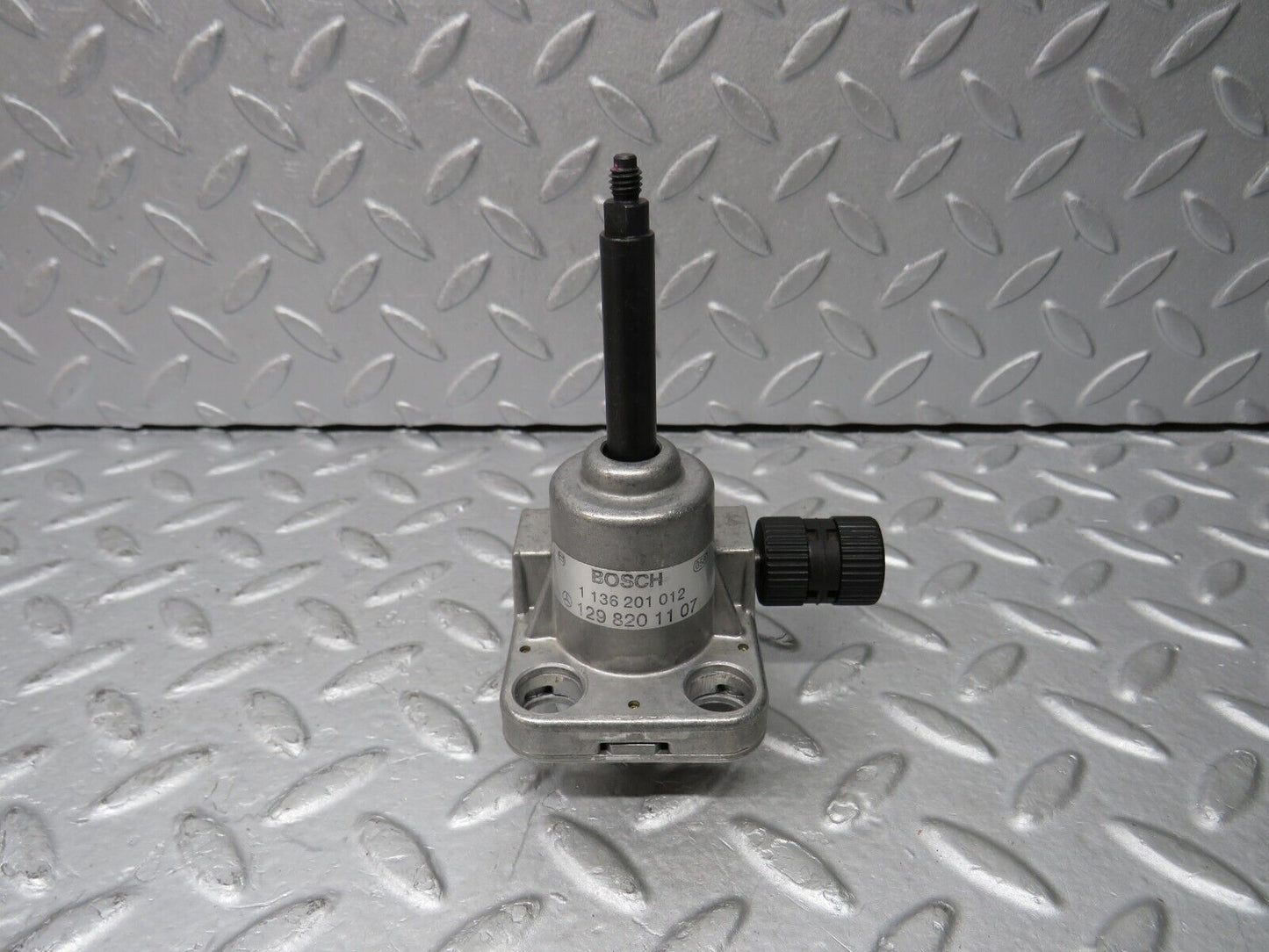 36853 Mercedes-Benz R129 300SL-24 Front Left Seat Adjustment Motor Bosch 1136201012 1298201107