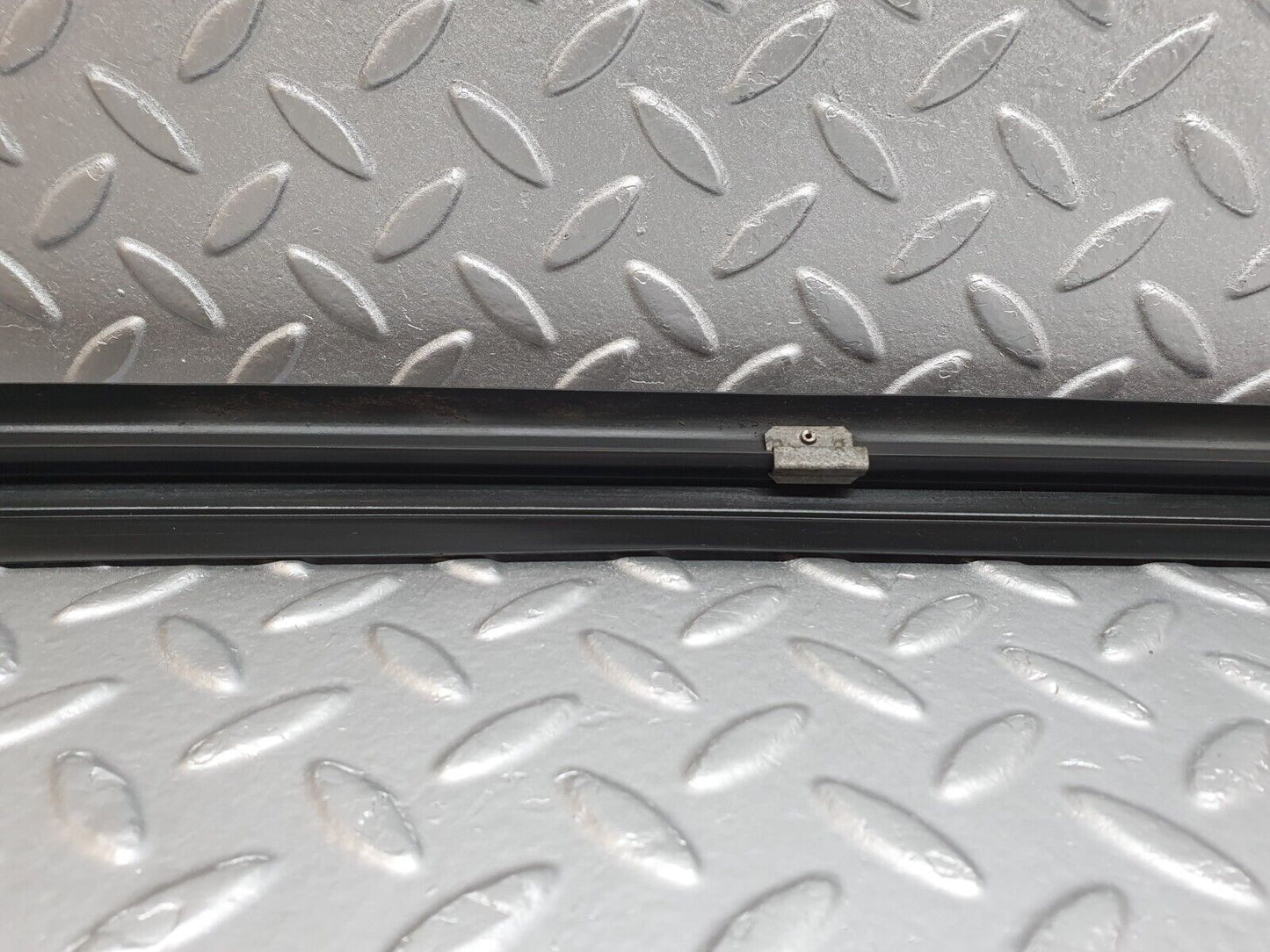 41714 Mercedes-Benz W124 200E Rear Windscreen Lower Rubber Seal
