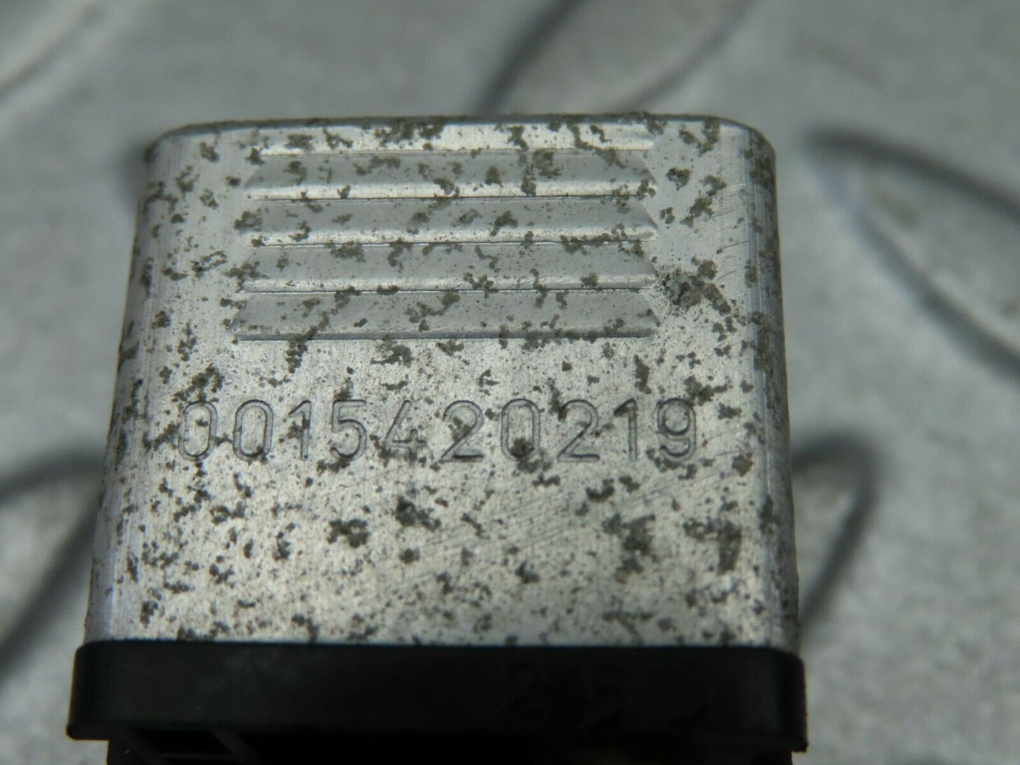 5768 Mercedes-Benz W123 200 Multi Purpose Relay 0015420219