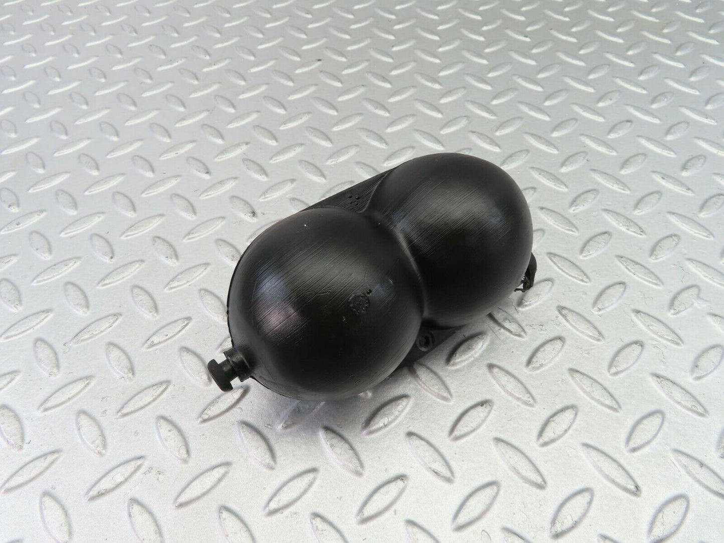 7711 Mercedes-Benz S123 230TE Wagon Vacuum Reservoir