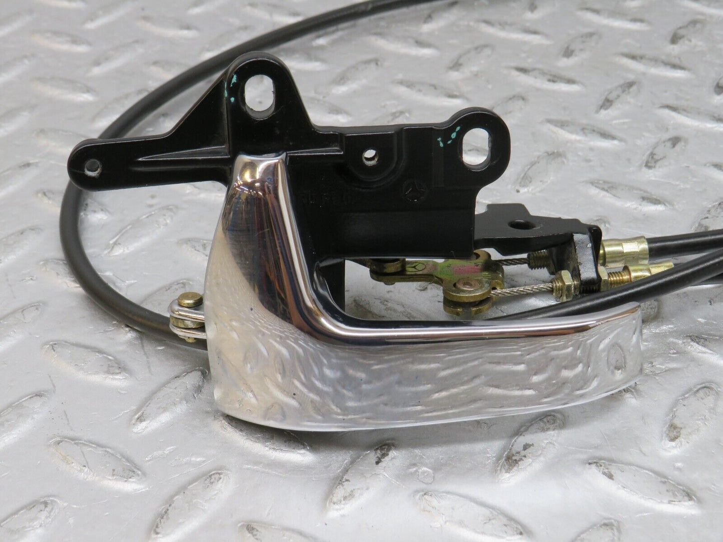 36841 Mercedes-Benz R129 300SL-24 Front Left Seat Release Handle Cable