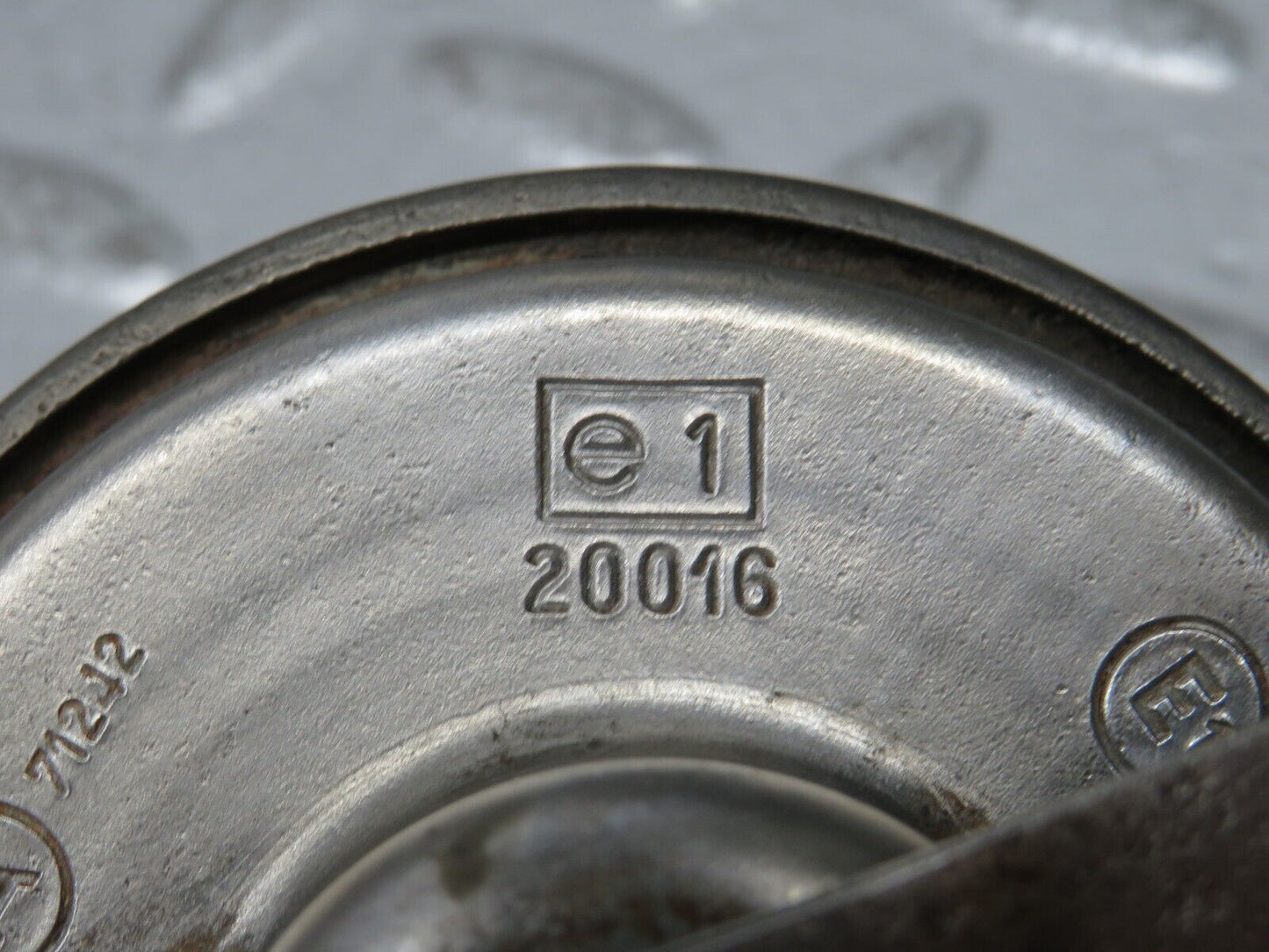 30871 Mercedes-Benz W201 190E 2.0L Horn Bosch 20016