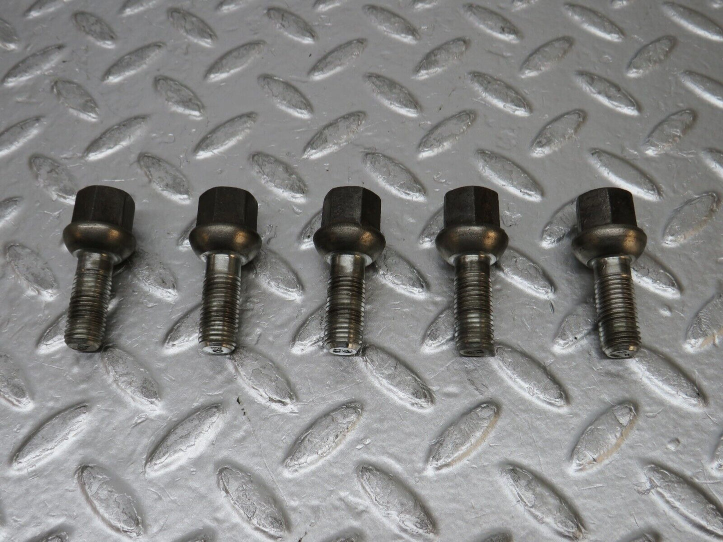32233 Mercedes-Benz 5x Alloy Wheel Lug Bolt M12x1.5