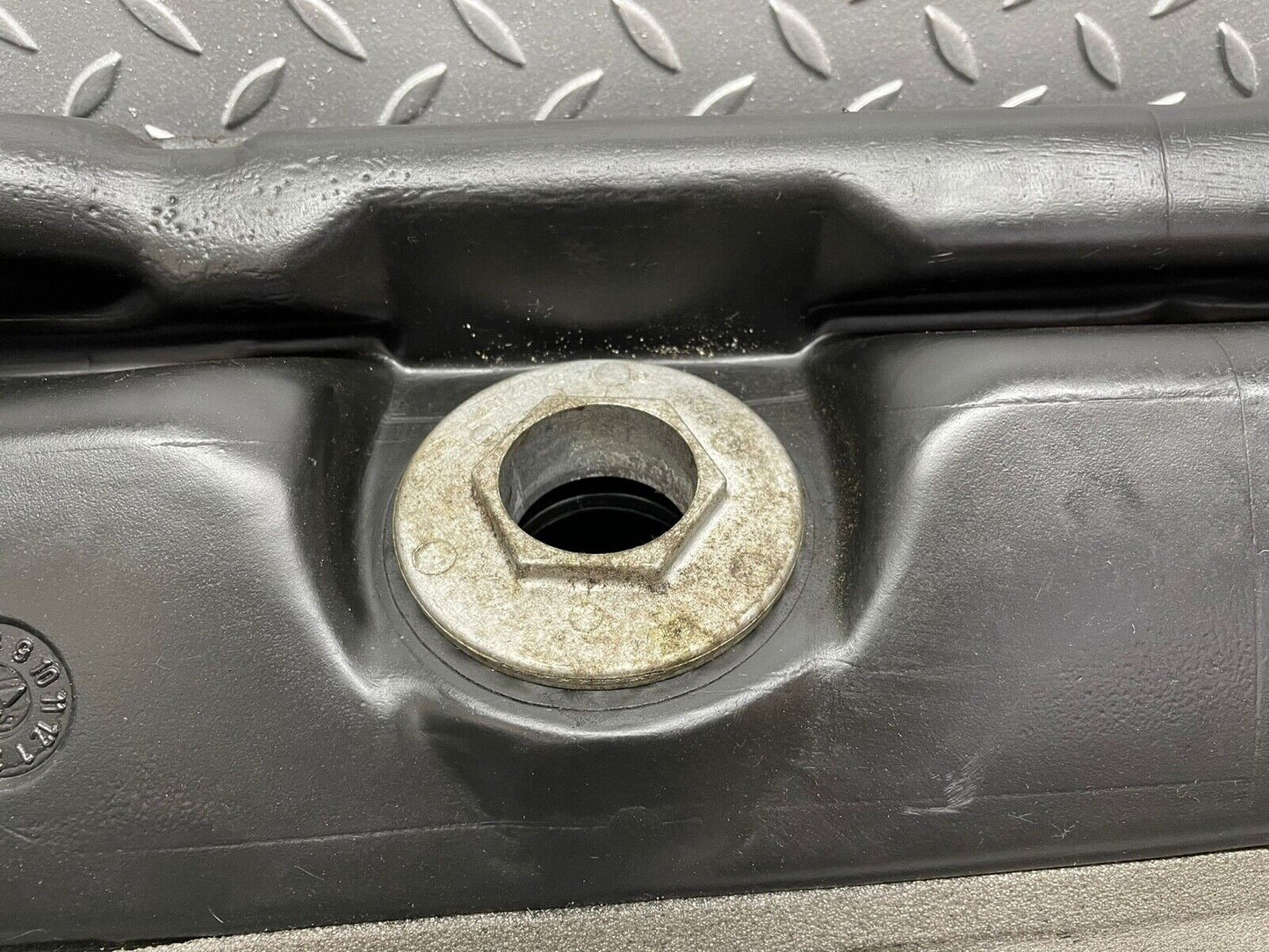 42636 Mercedes-Benz W201 190 Fuel Tank Plastic 2014702001