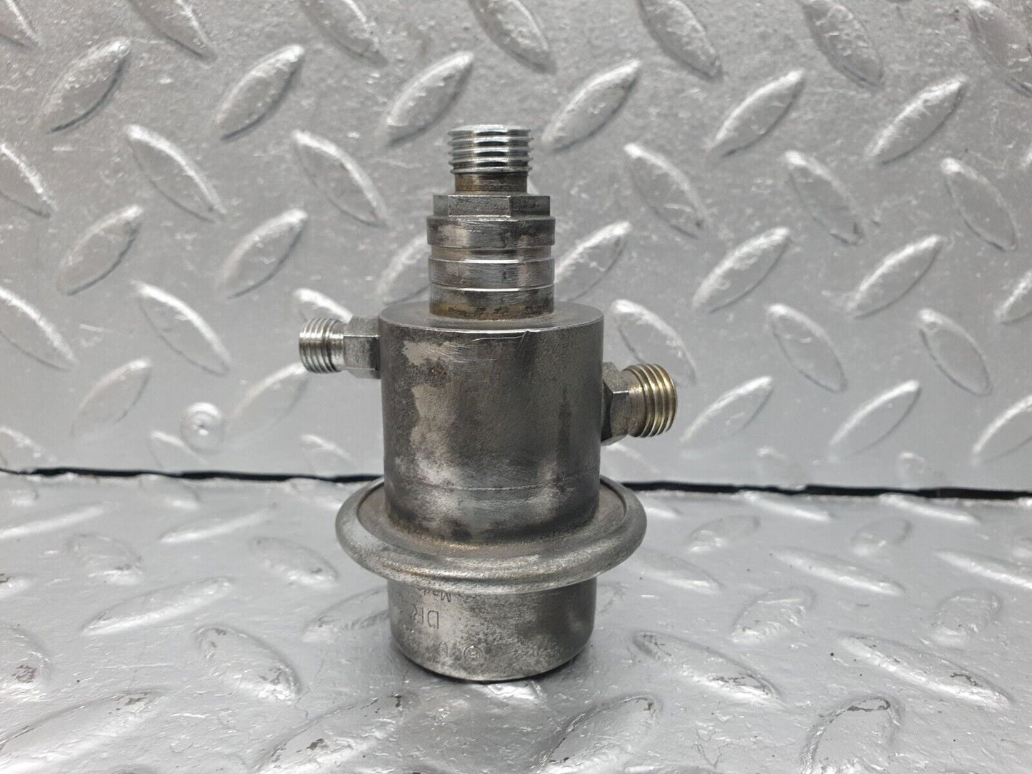 40963 Mercedes-Benz W126 300SE Fuel Pressure Regulator Bosch 0438161001