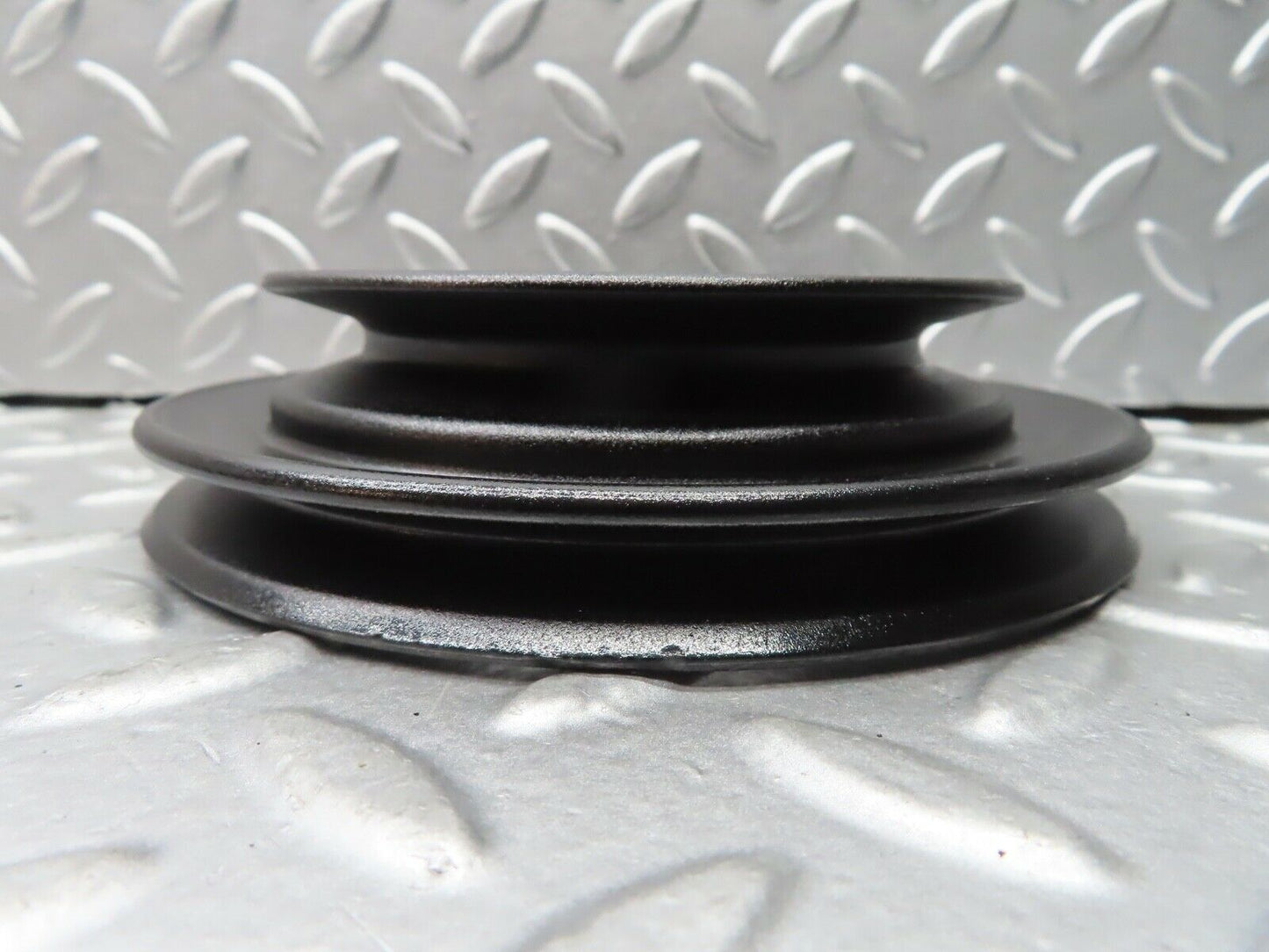 21284 Mercedes-Benz W123 230E Crankshaft Pulley 1020320404
