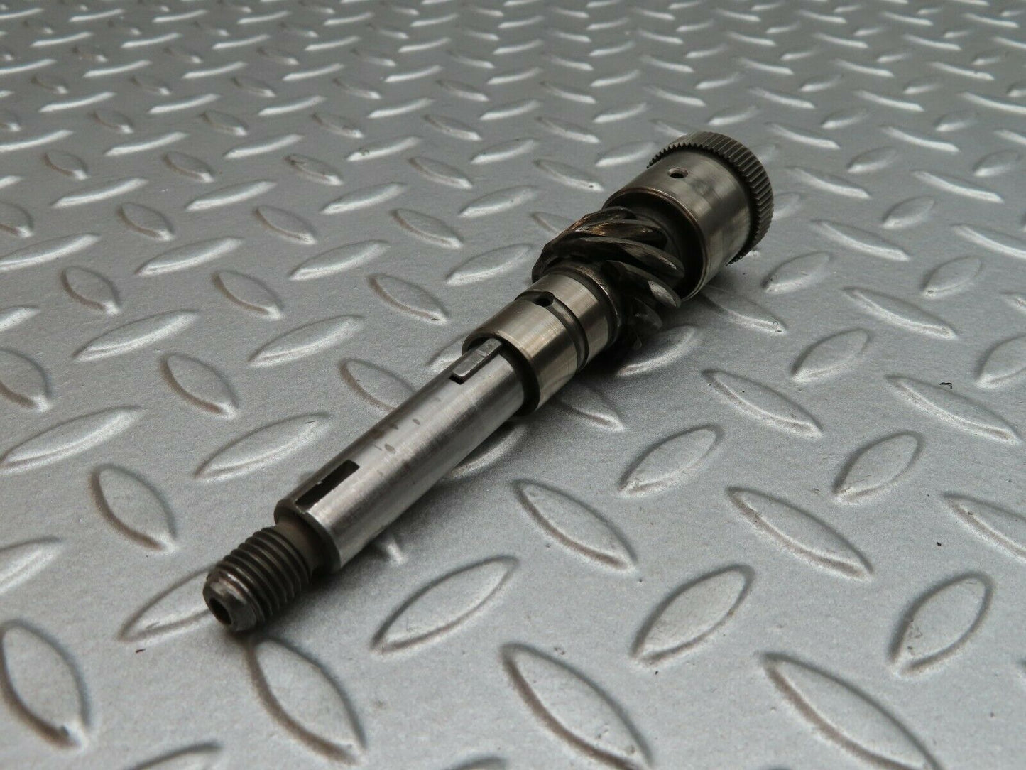 4969 Mercedes-Benz S123 200T Wagon Intermediate Shaft Gear