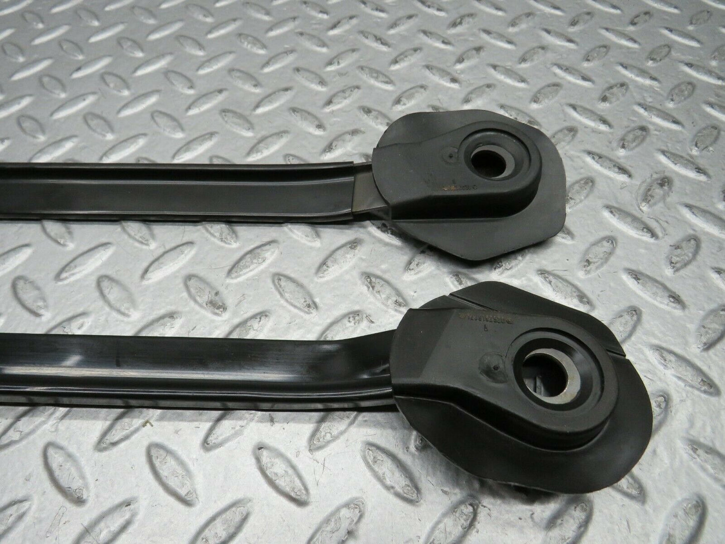 22300 Mercedes-Benz S123 280TE Wagon Seat Belt Runner 1239192520 1239192620