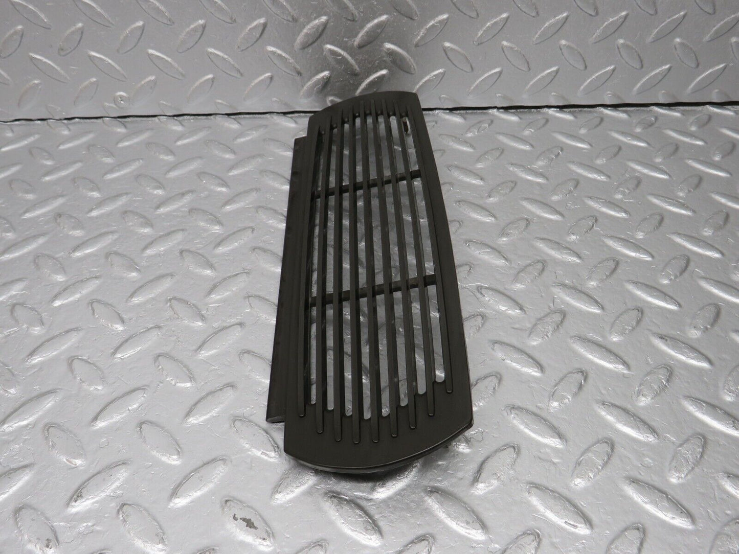 40324 Mercedes-Benz W110 230 Dashboard Speaker Cover
