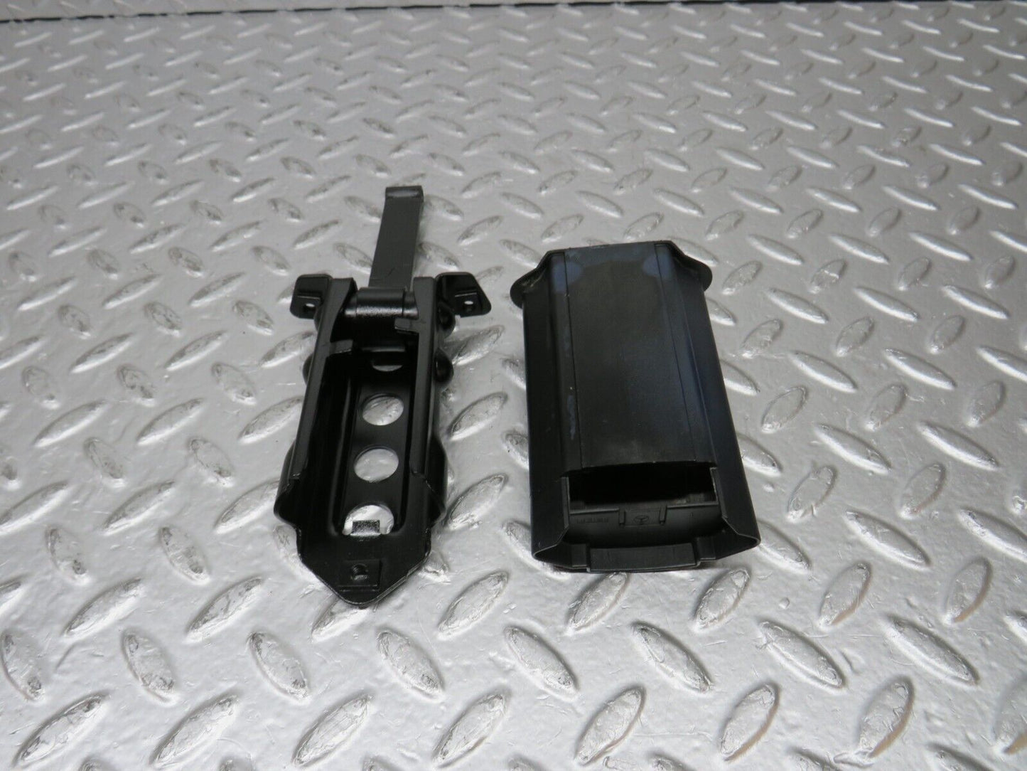 31532 Mercedes-Benz S124 220TE Wagon Door Safety Check Strap