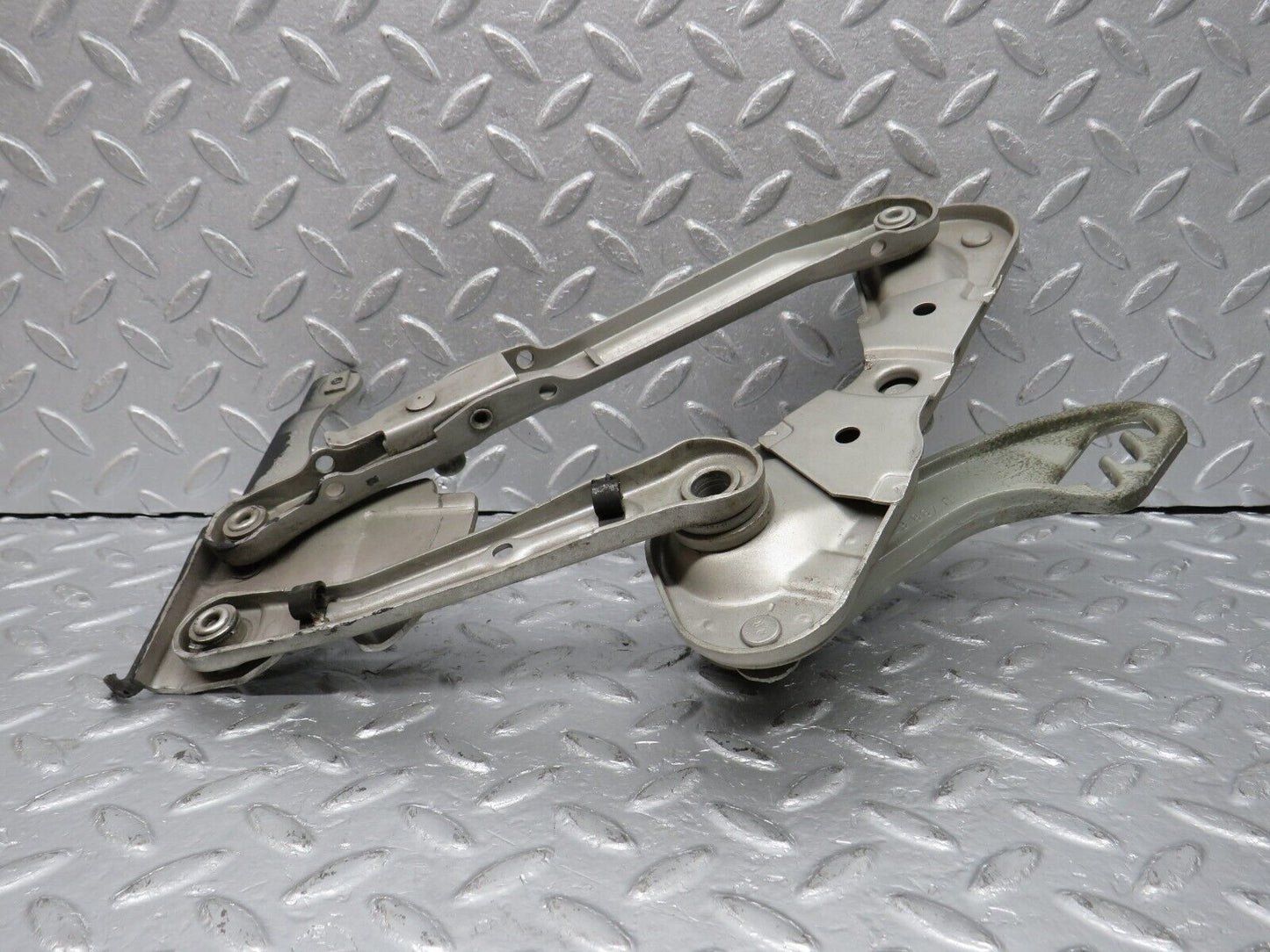 39451 Mercedes-Benz R129 320SL Coupe Bonnet Hinge Left Side 1298800128 1298870174