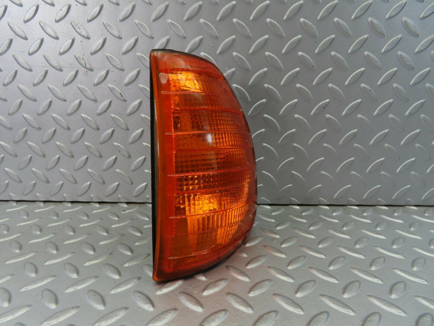 7501 Mercedes-Benz S123 230TE Wagon Indicator Light Left Bosch