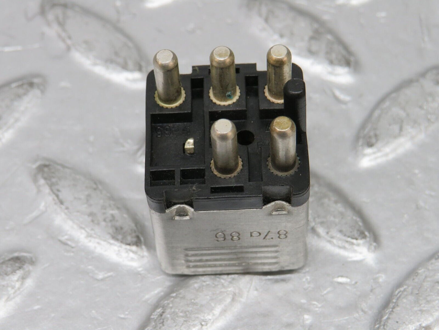 32473 Mercedes-Benz S124 300TE Wagon Multi Purpose Relay 0015420219