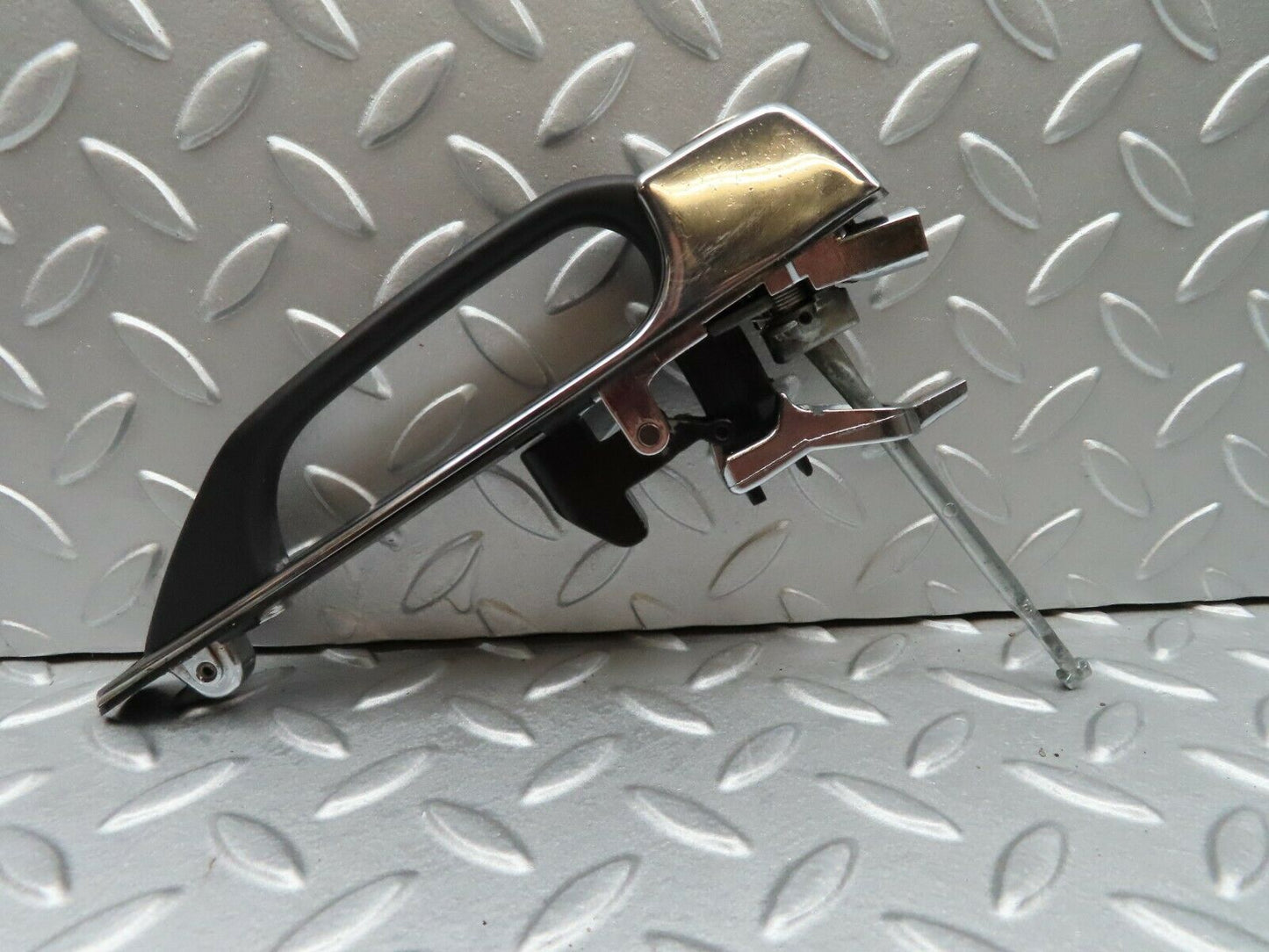 4518 Mercedes-Benz W123 230E Exterior Door Handle Front Left