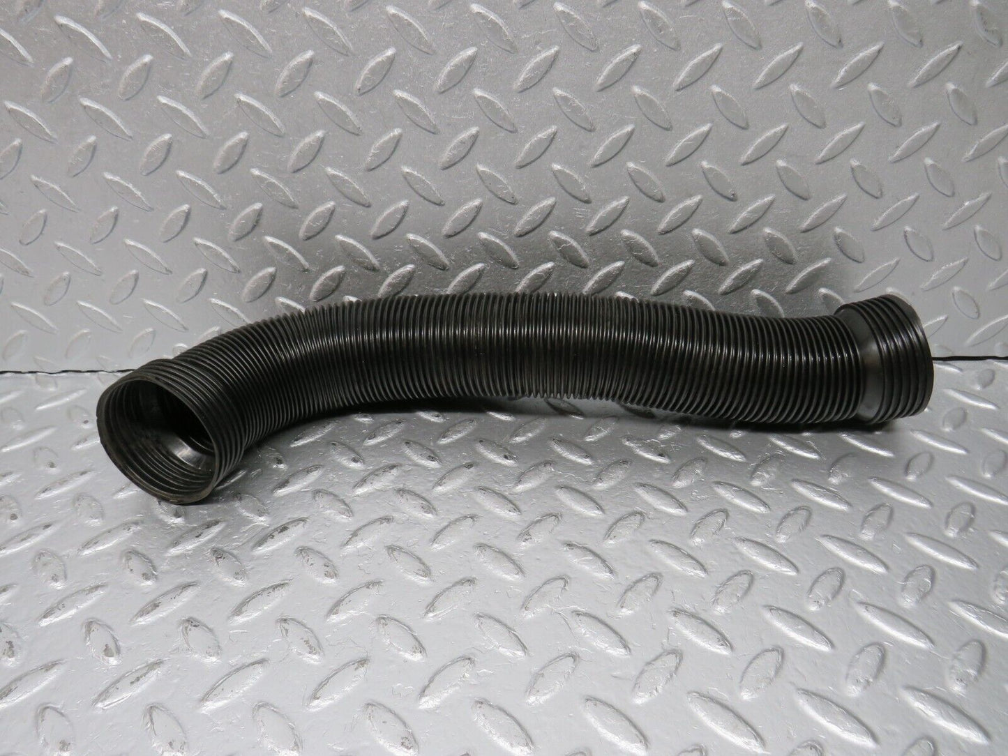 39905 Mercedes-Benz R107 350SL Air Duct Pipe Hose