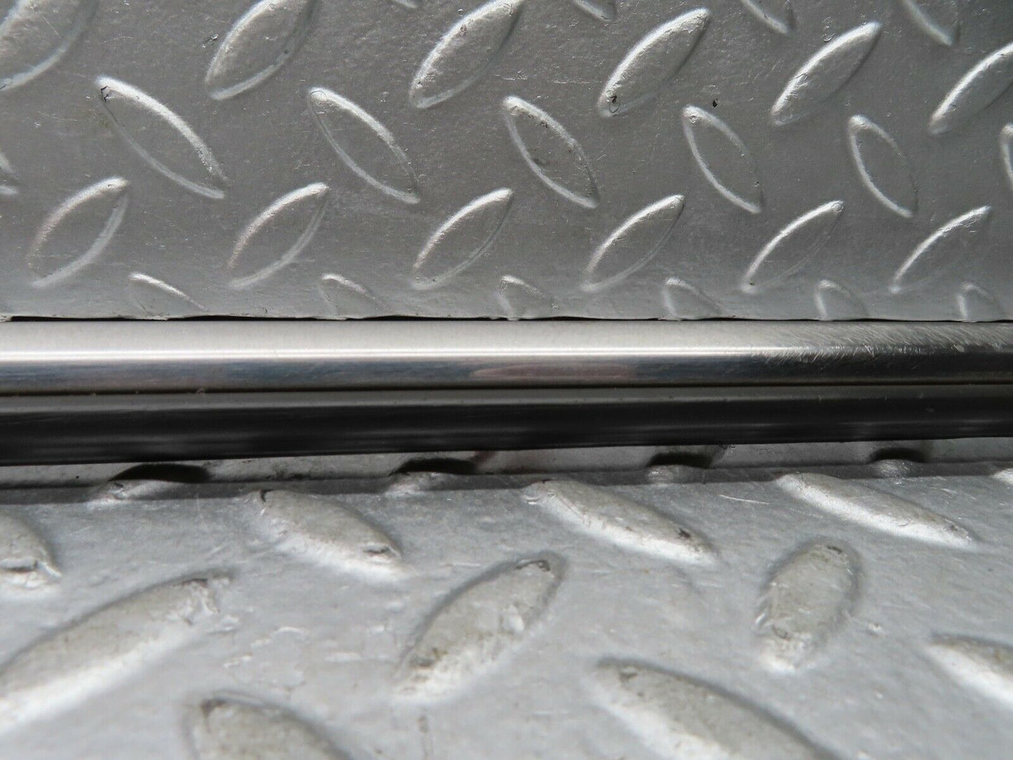 20961 Mercedes-Benz W114 250CE Coupe Rear Right Fender Wing Centre Moulding Trim