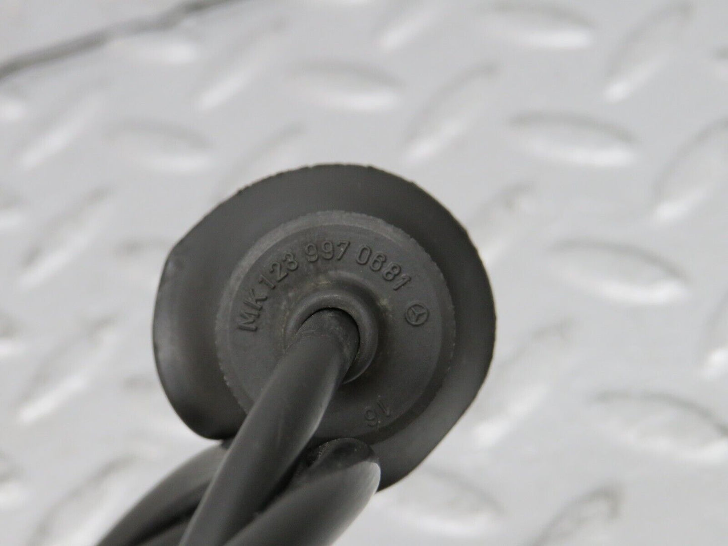 36710 Mercedes-Benz W201 190E Bonnet Release Cable