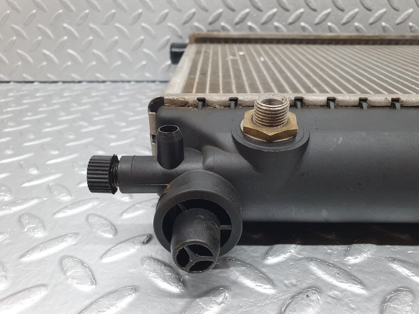 41399 Mercedes-Benz W124 200E Engine Coolant Radiator
