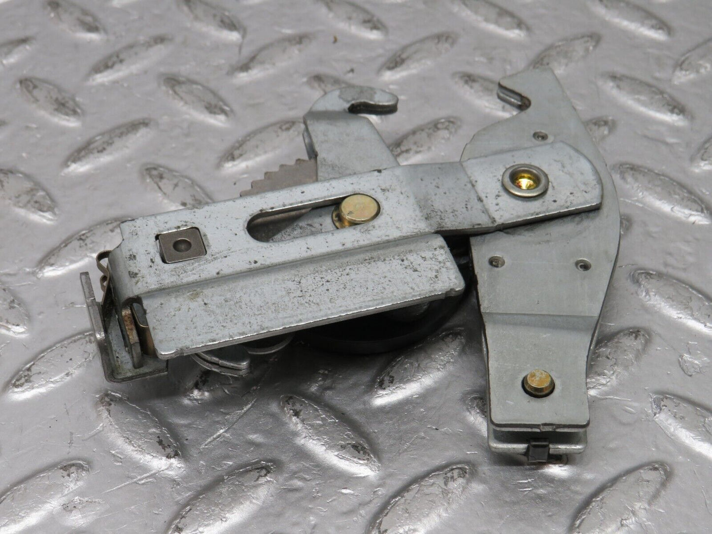 33471 Mercedes-Benz W202 C180 Handbrake Adjusting Regulator 0004200779