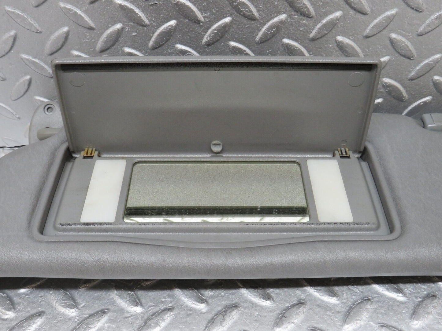 35970 Mercedes-Benz W126 420SE Sun Visor Left Side Grey