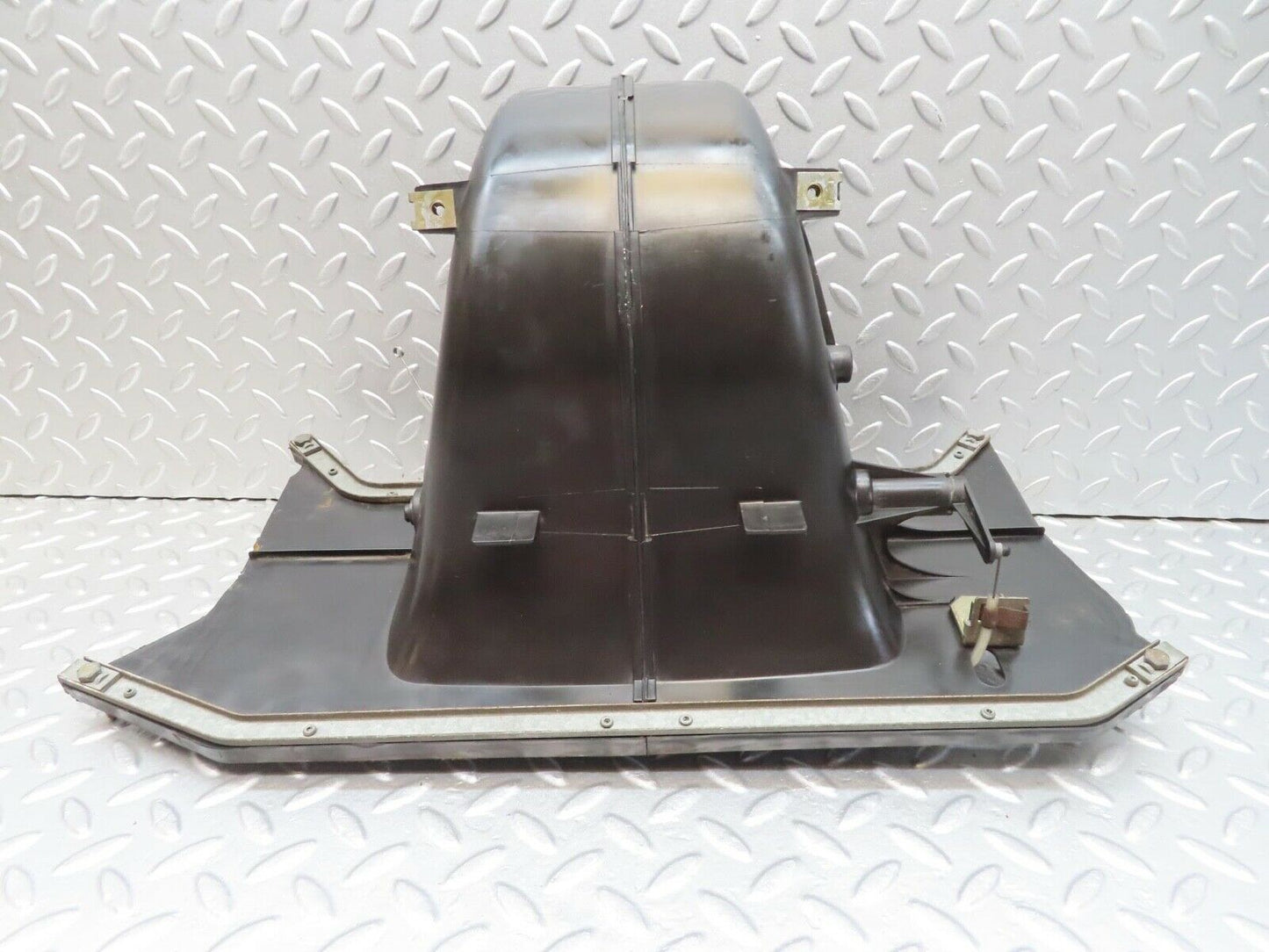 14775 Mercedes-Benz W201 190E Heater Blower Motor Housing Behr
