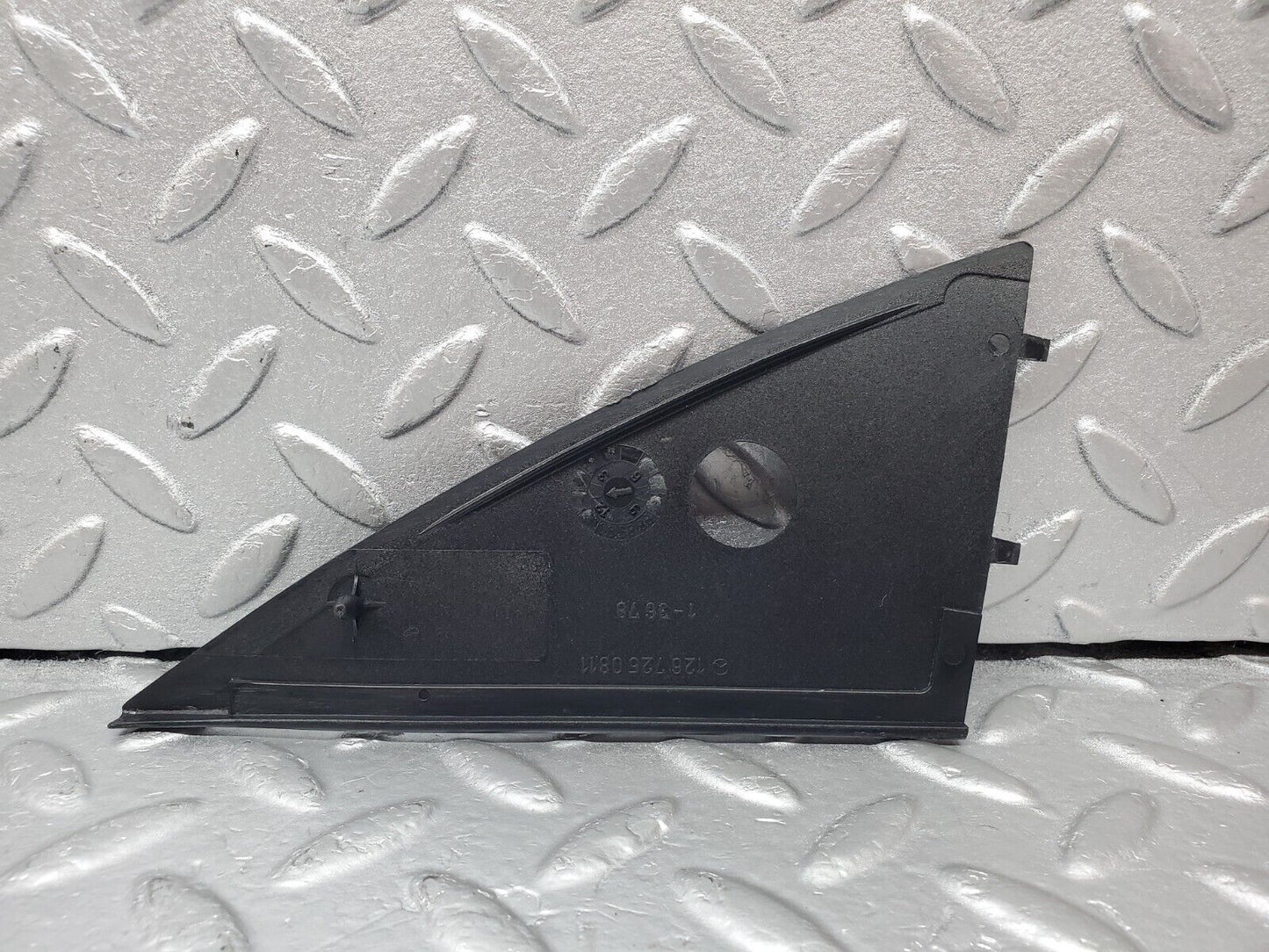 45610 Mercedes-Benz W126 420SE Mirror Triangle Cover Right Side 1267250811
