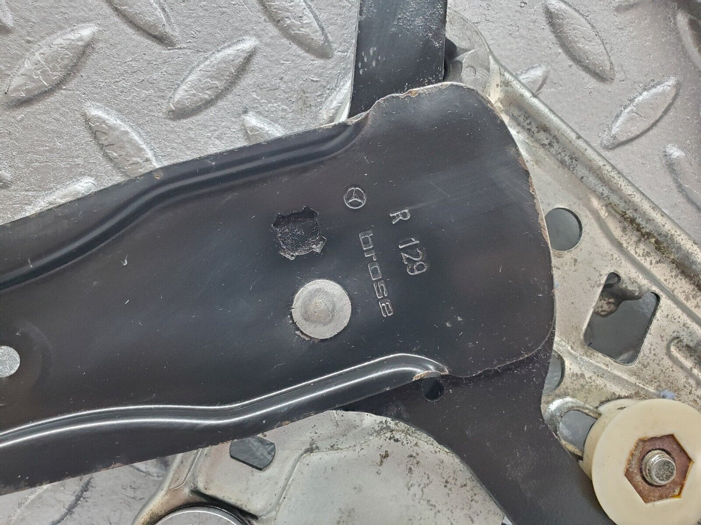 45246 Mercedes-Benz R129 300SL Coupe Power Window Regulator Left Side