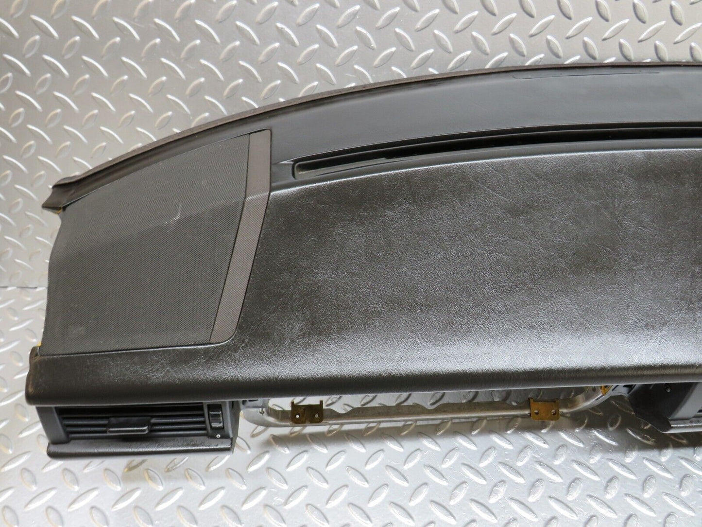 34032 Mercedes-Benz W124 260E Dashboard Brown