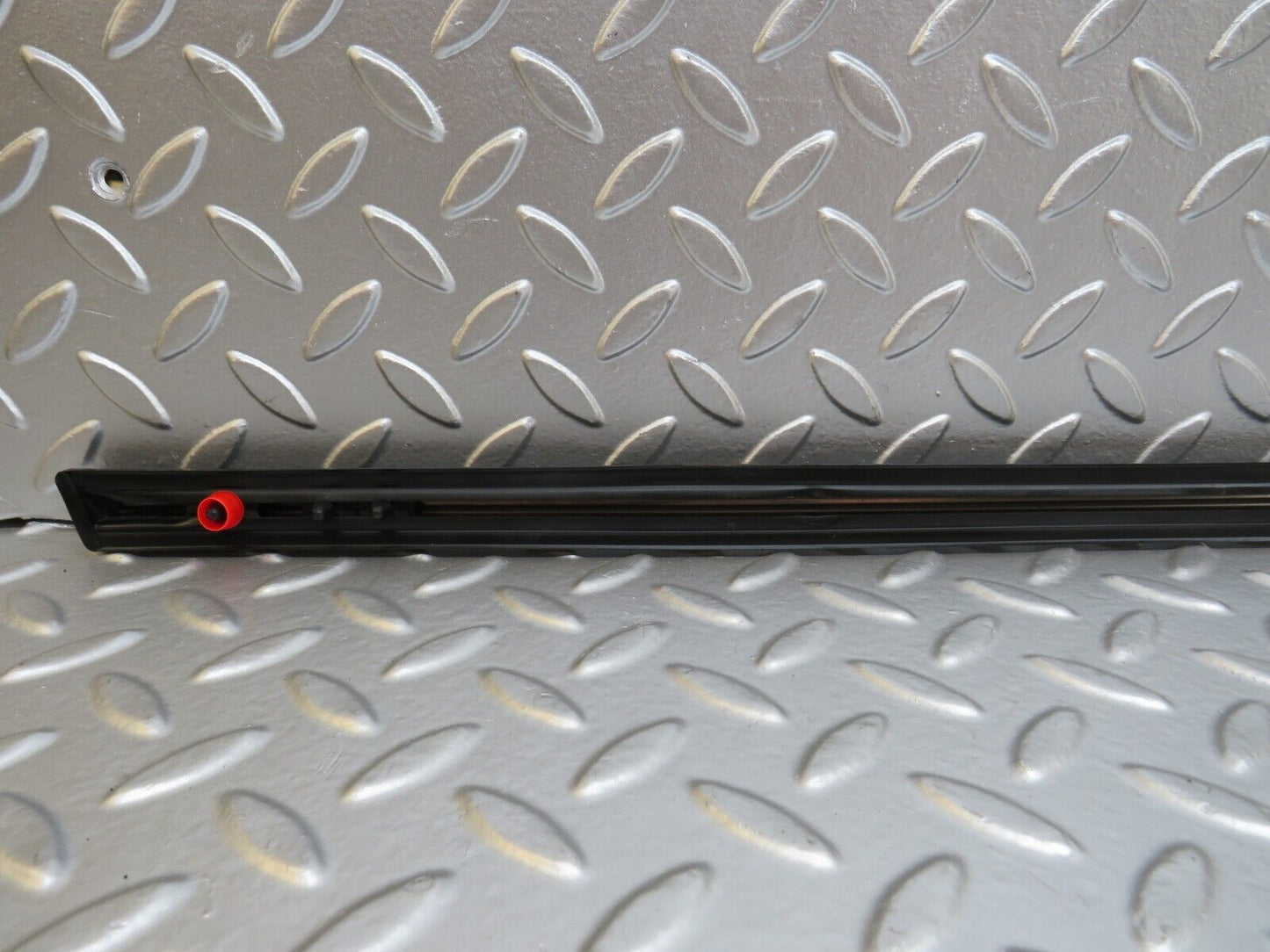 27108 Mercedes-Benz W123 280E Rear Left Fender Centre Moulding Trim