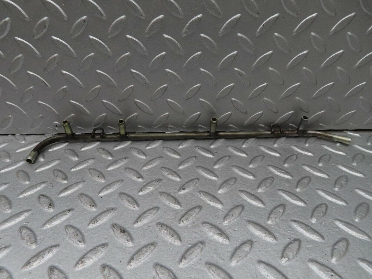 12449 Mercedes-Benz W108 280SE 3.5 Injector Fuel Pipe Right Side