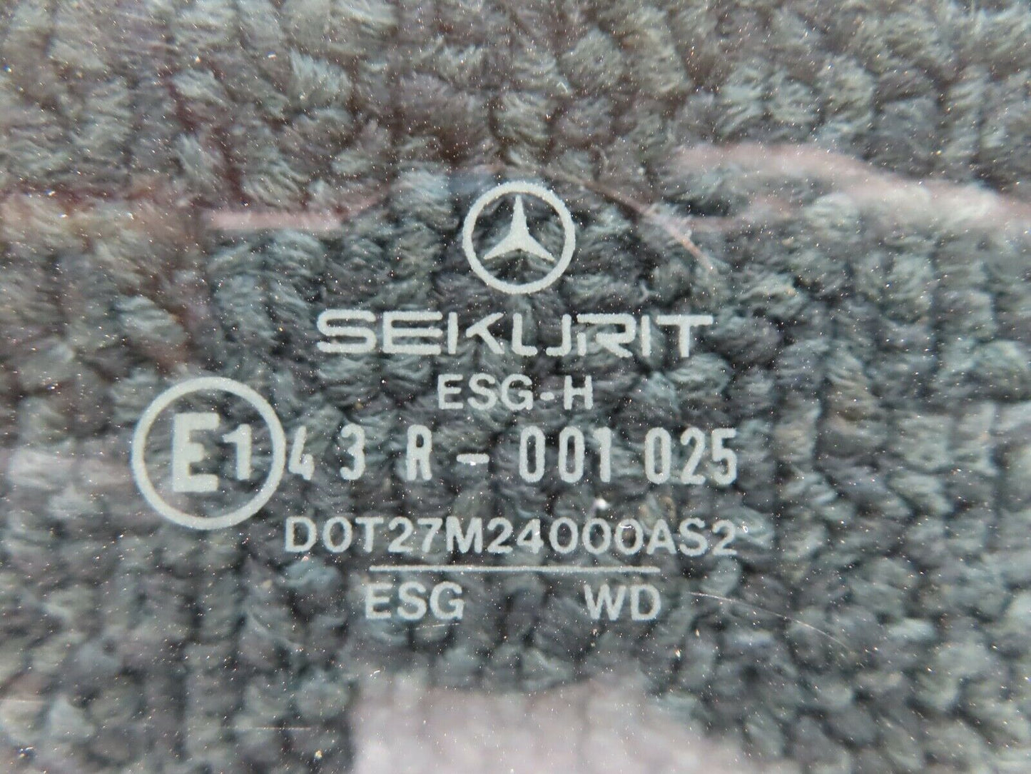 21604 Mercedes-Benz W126 300SE Rear Right Door Window Glass