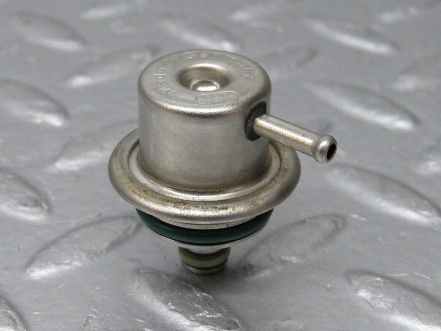 38567 Mercedes-Benz R129 280SL Coupe Fuel Pressure Regulator Bosch 0000781489