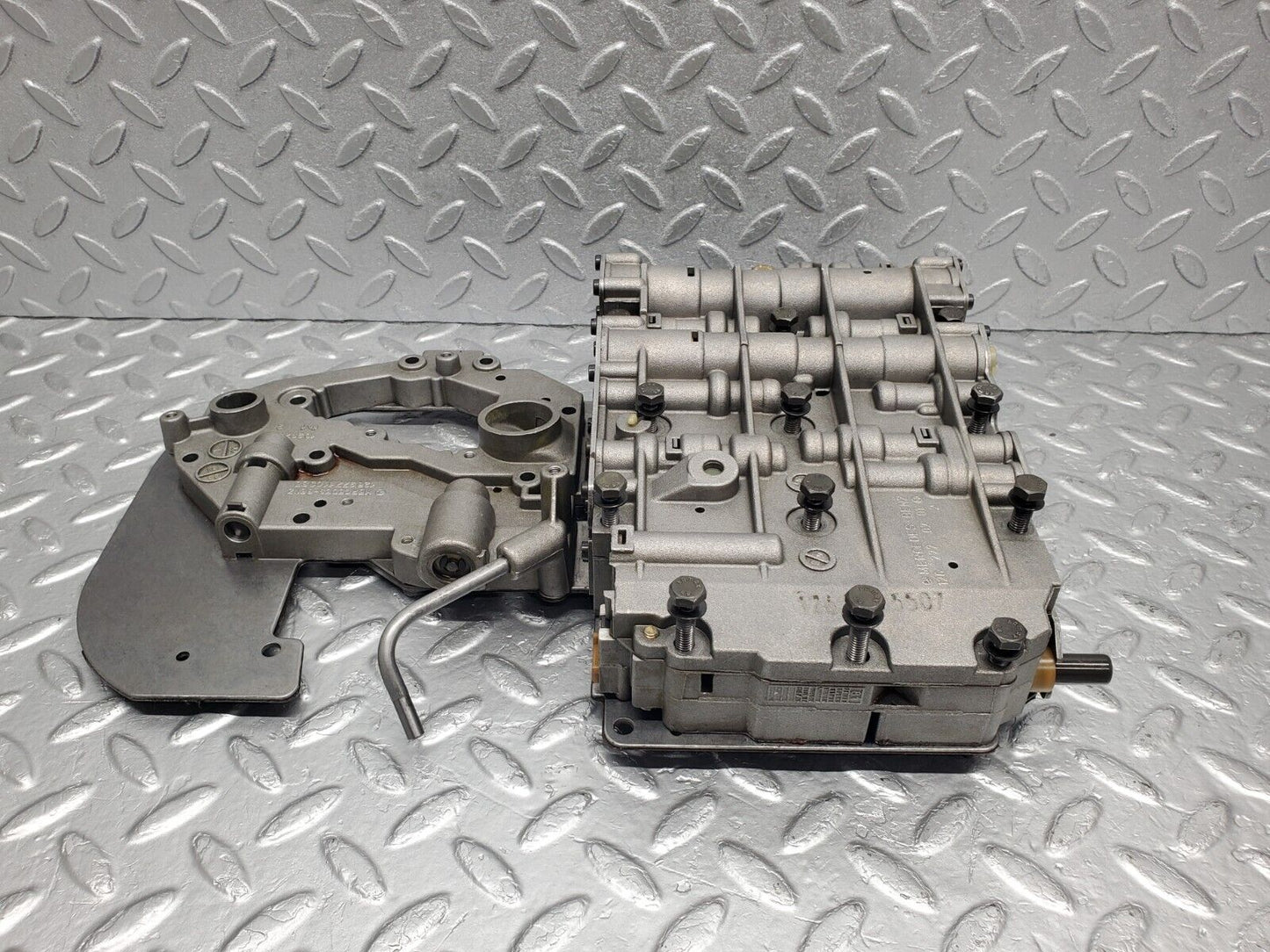 46698 Mercedes-Benz C123 280CE Coupe Automatic Gearbox Valve Body 722.309 1262771100 1262770701