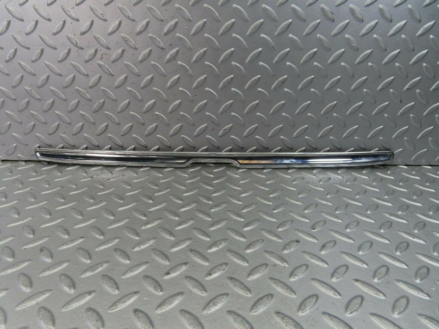 9178 Mercedes-Benz W116 Boot Boot Trunk Handle Bar Chrome 1167580102