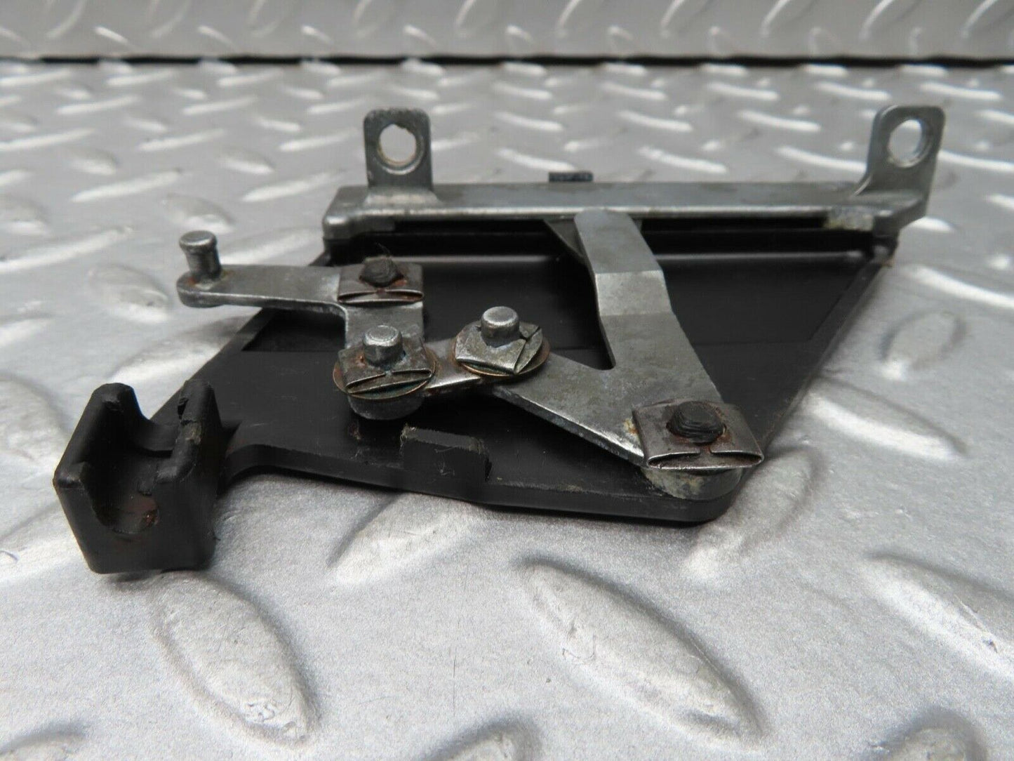 16733 Mercedes-Benz C107 380SLC Air Vent Control Lever Right 1078300485