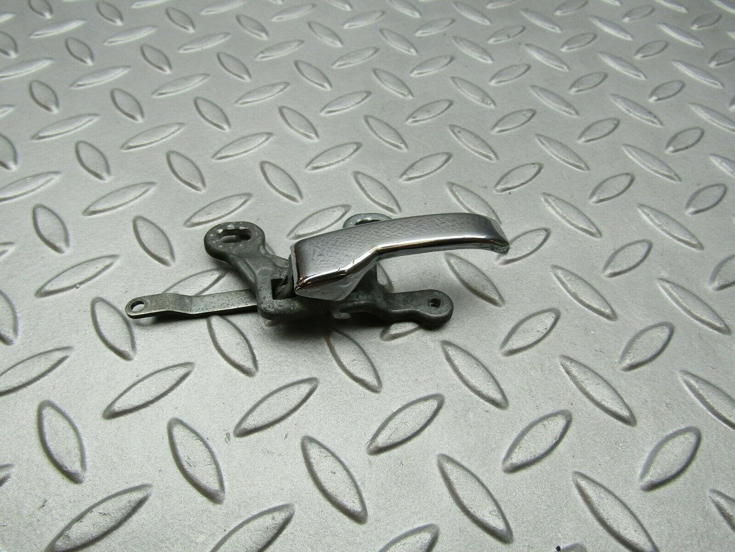 3302 Mercedes-Benz W108 280SE Chrome Door Handle Right 1157660419