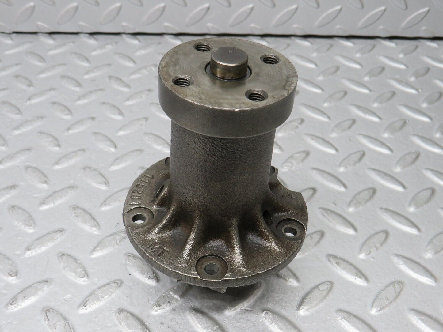 35903 Mercedes-Benz 240D OM616.912 Water Pump 115201