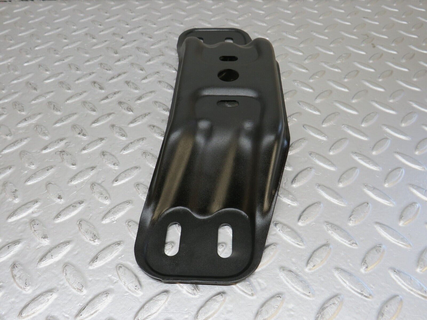 33913 Mercedes-Benz W124 260E Gearbox Mount Bracket